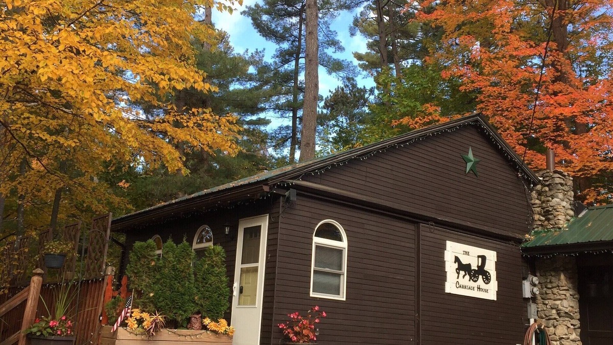 North Conway House | The Carriage House, North Conway Village. Walk to Village Restaurants & Shops
