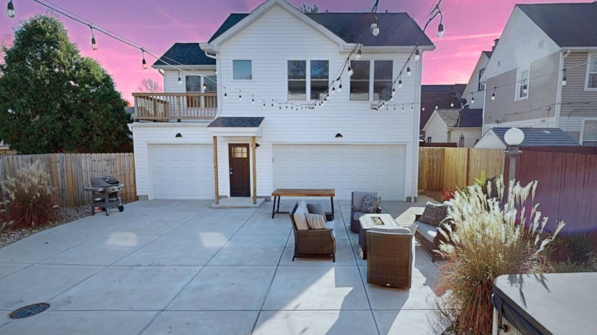 Ohio City Apartment | The Carriage House | Walkable To West 25th