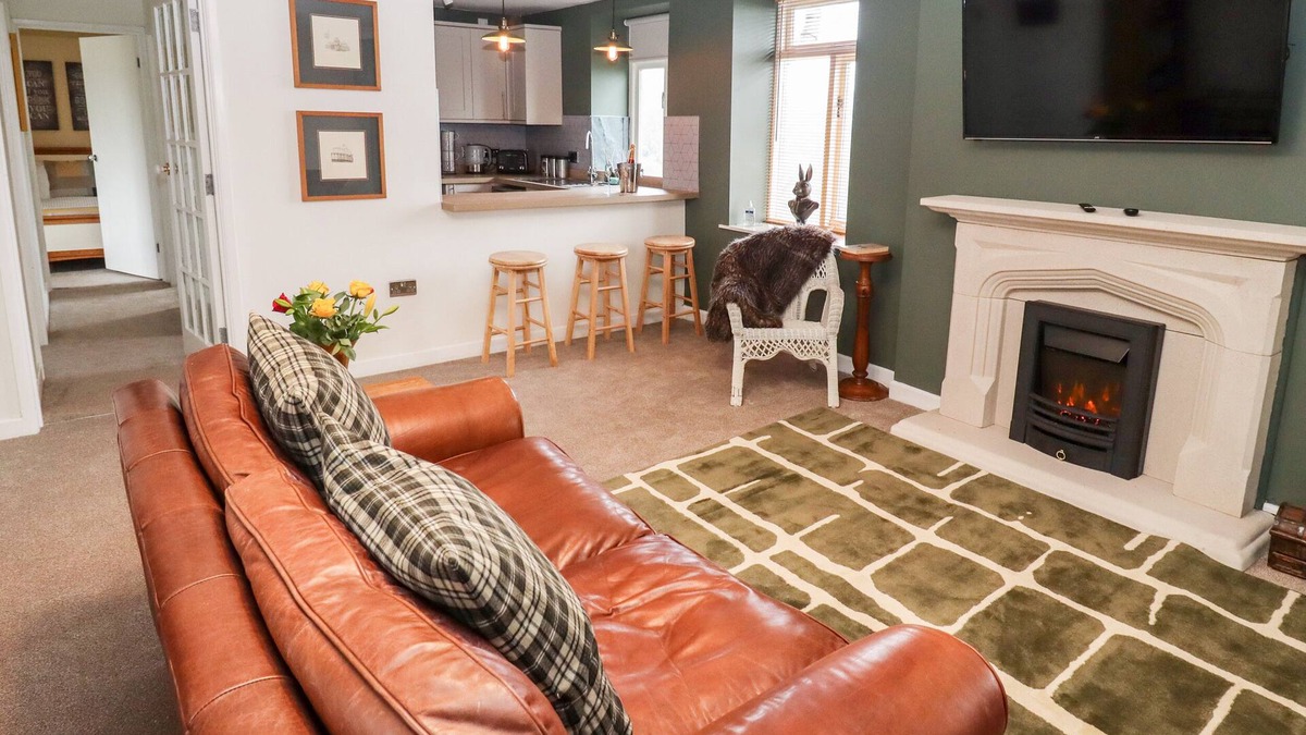 Lydney Cottage | THE CARRIAGE, pet friendly, character holiday cottage in Lydney