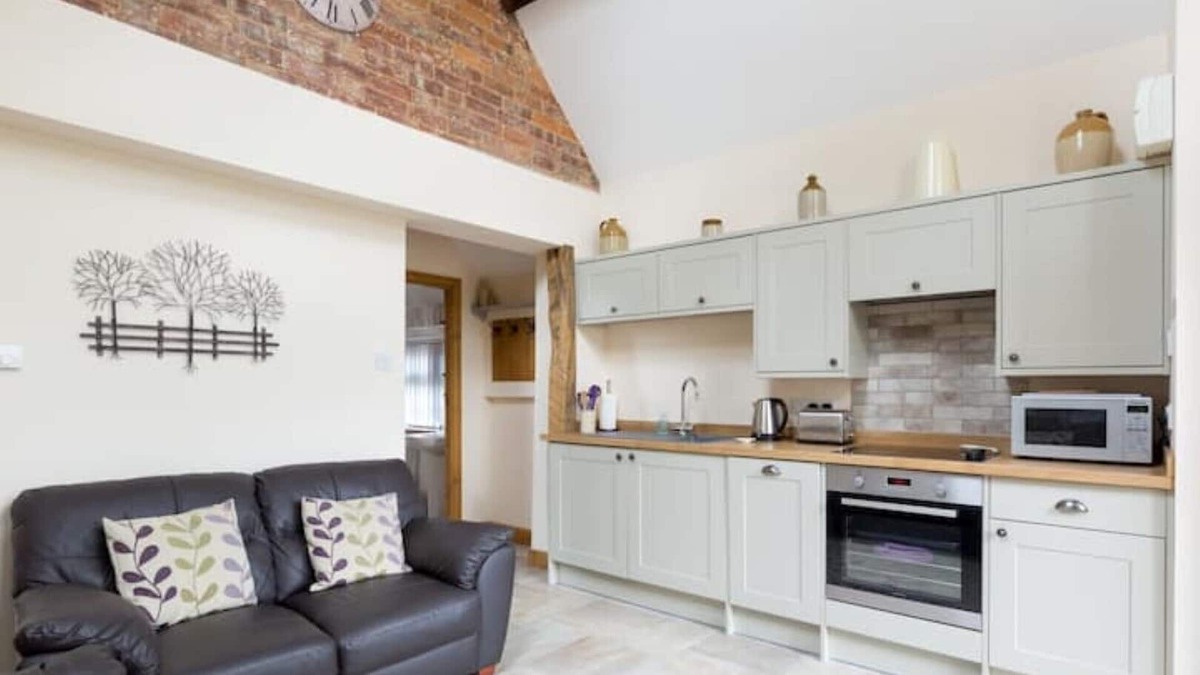 Priors Marston Cottage | The Cart Barn ground level barn conversion cottage in Warwickshire