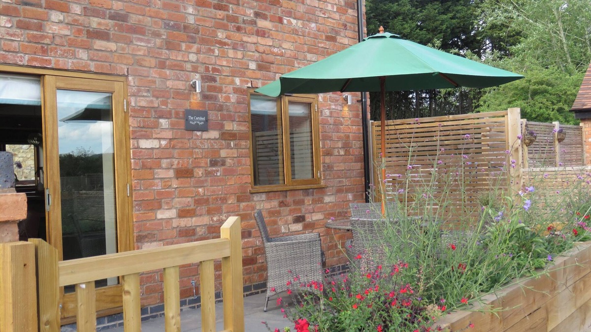 Defford Cottage | THE CARTSHED, pet friendly in Defford
