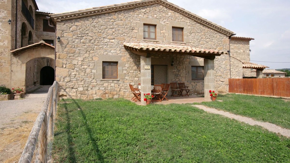 Naves Cottage | The Case Postils
