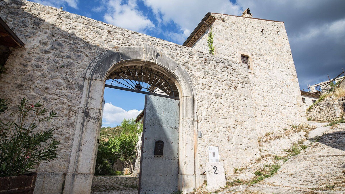 Lecce nei Marsi Other | THE CASTELLUCCIO The small ancient castle in the Abruzzo National Park