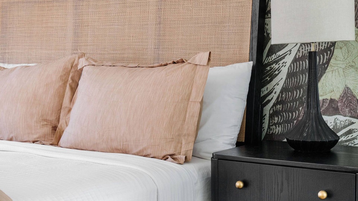 Vilano Beach Hotel | The Castillo Queen Studio -5 min walk to beach!
