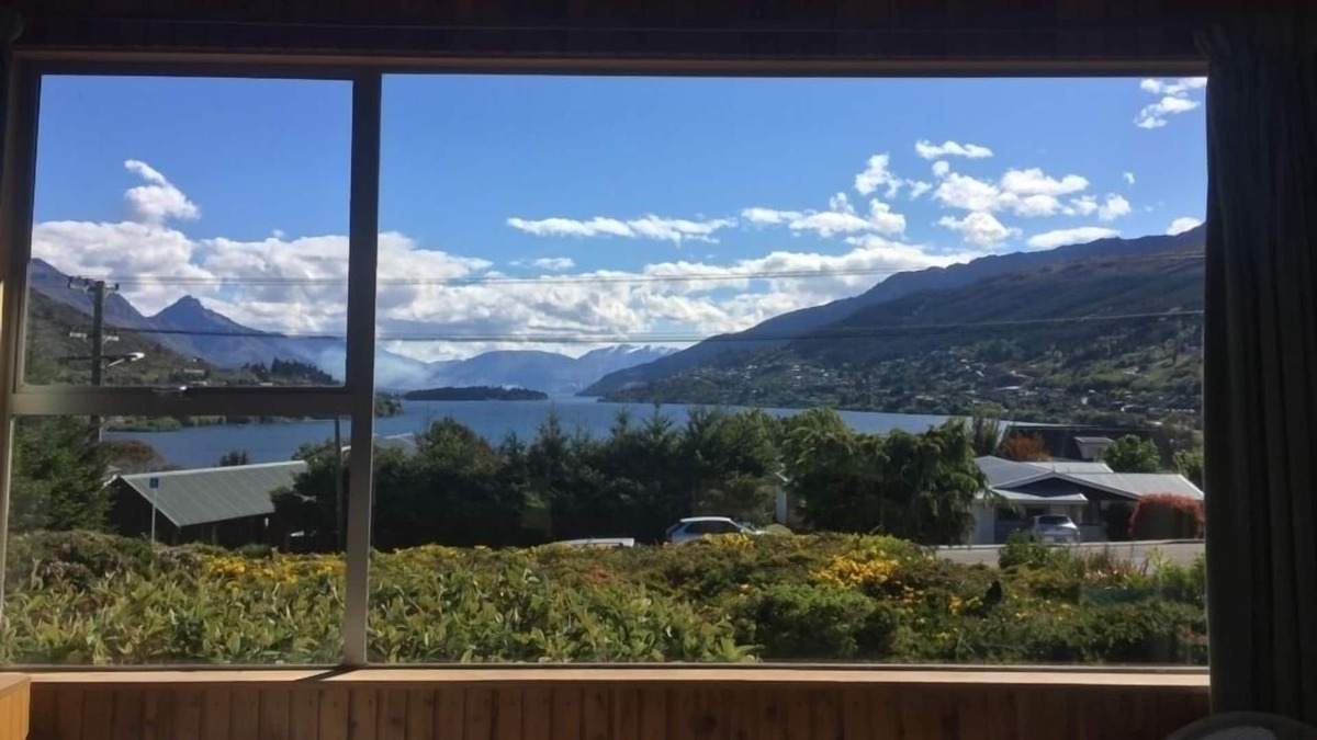 Frankton House | The Castle Bach Queenstown. Perfect for a well earned break.