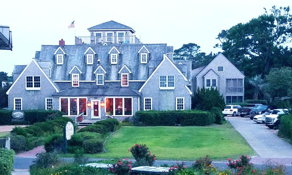Ocracoke Hotel | The Castle Bed And Breakfast