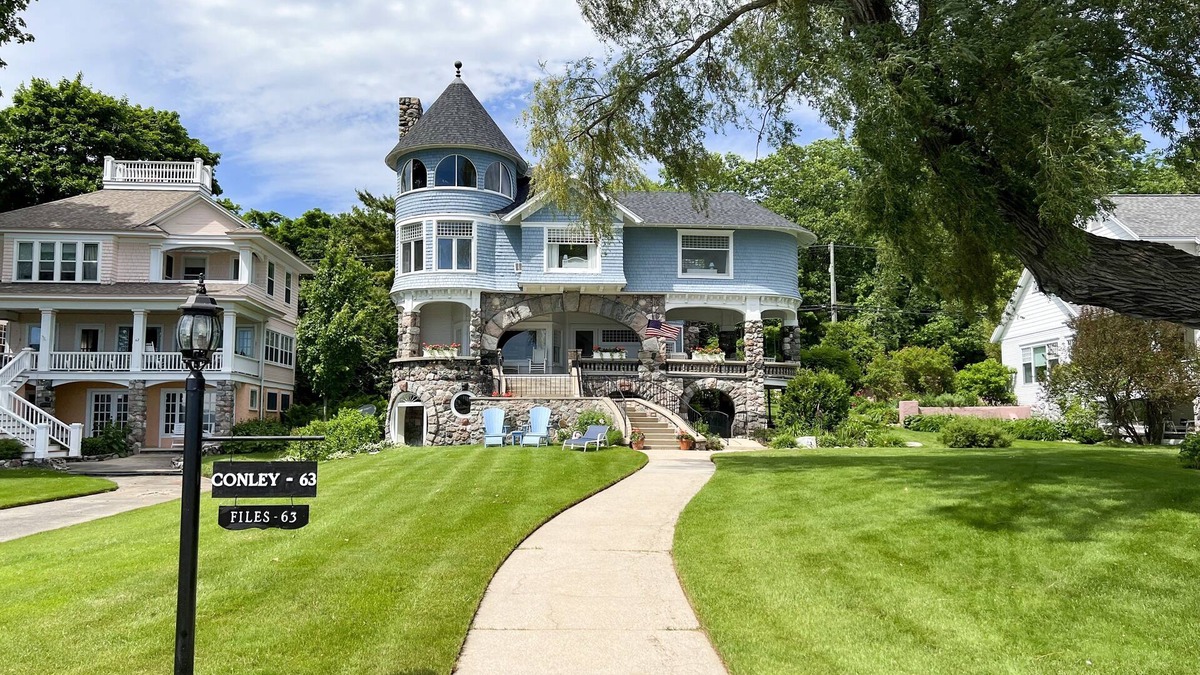 Wequetonsing Cottage | The Castle Cottage - 63 Beach - Weque - Private Lake Access
