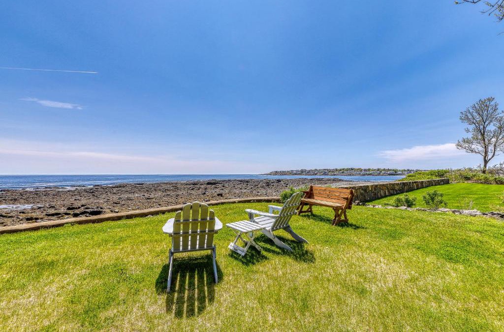 York Beach House | The Castle Rock and Sea Belle