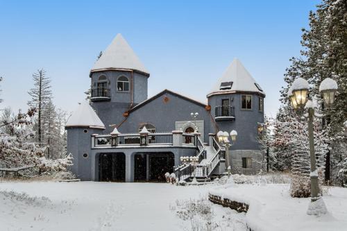 Columbia Falls House | The Castle
