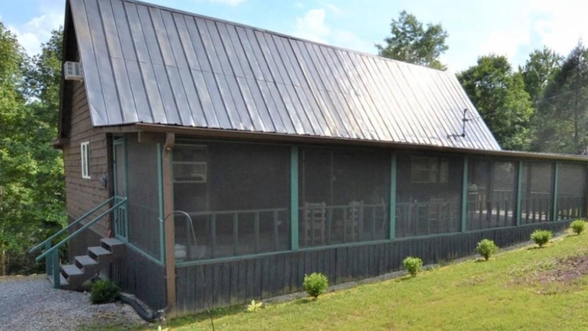 Wellington House | The Cave Run Lake Cabin