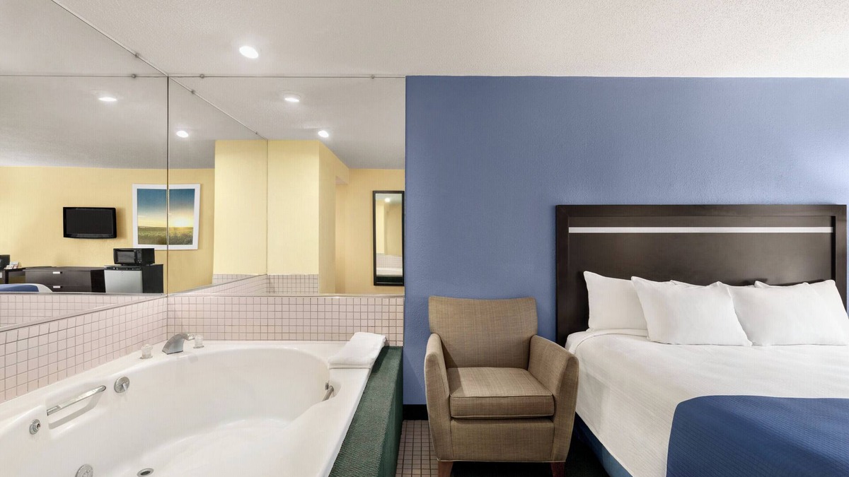 Auburn Hotel | The Cayuga Inn at the Finger Lakes