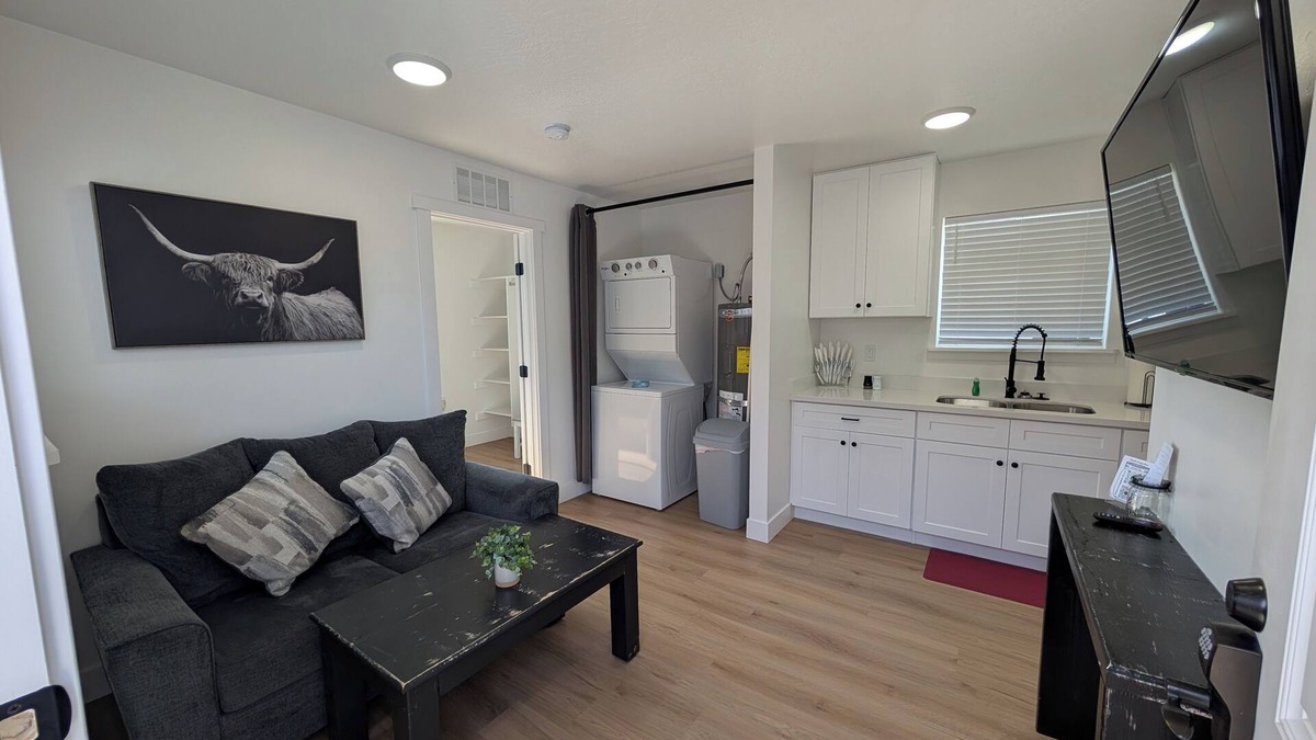 Myton Cabin | The CB&M Myton Minis
