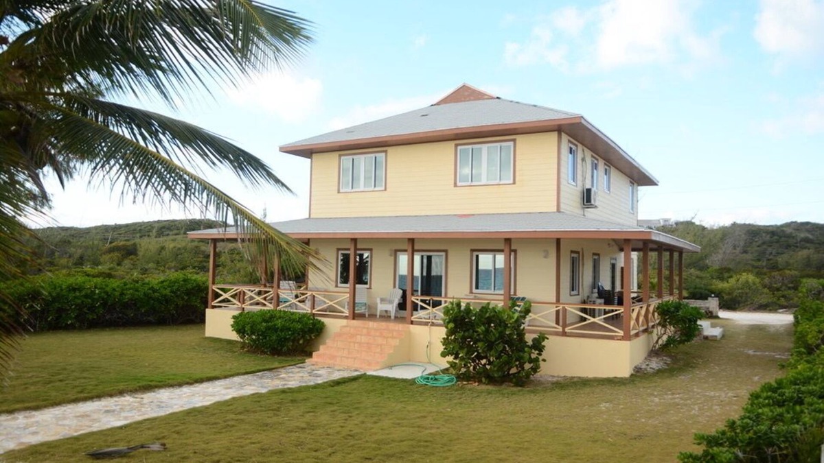 Jimmy Hill House | The Cedar Beach House – Exuma Escape w/Private Beach & Tour Options
