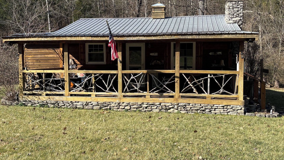 Smithville Cabin | The Cedar Cabin at Center Hill Lake