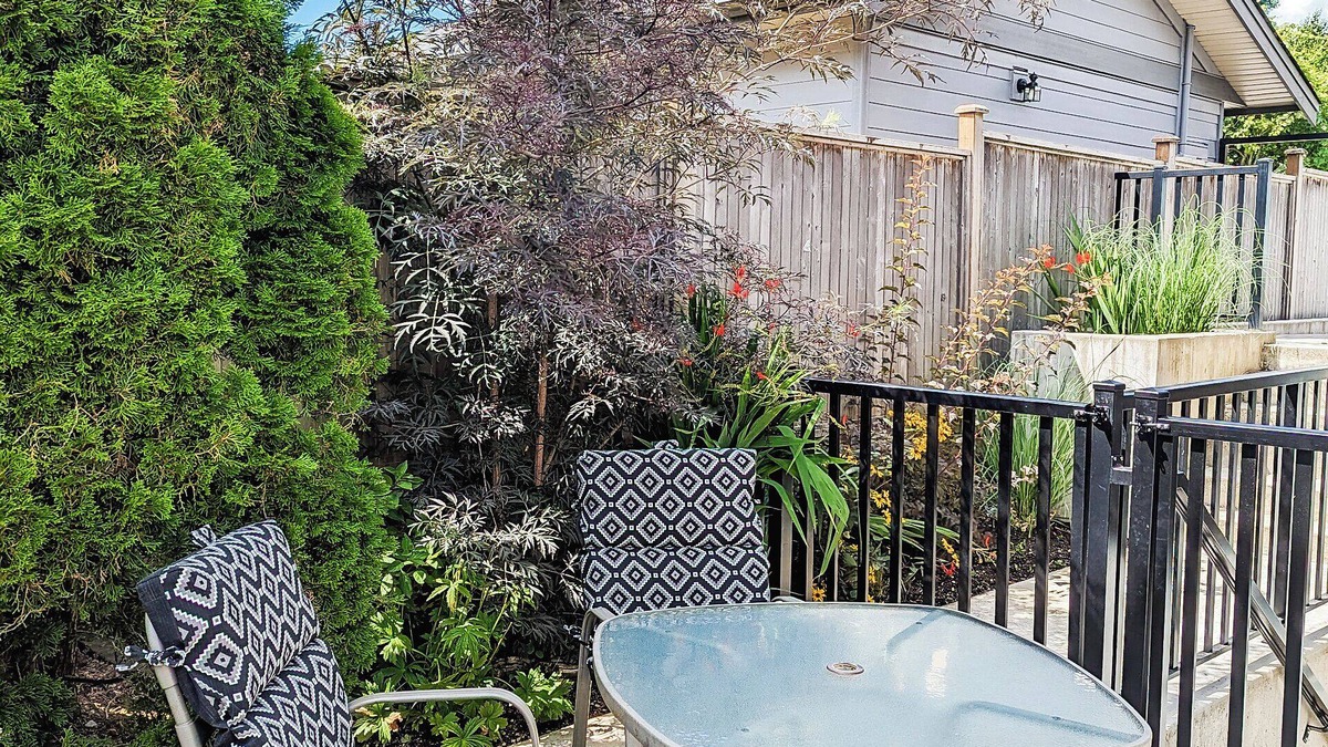 Central Lonsdale House | The Cedar Coach