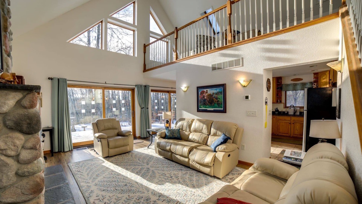 Edmore Apartment | The Cedar Lake Chalet