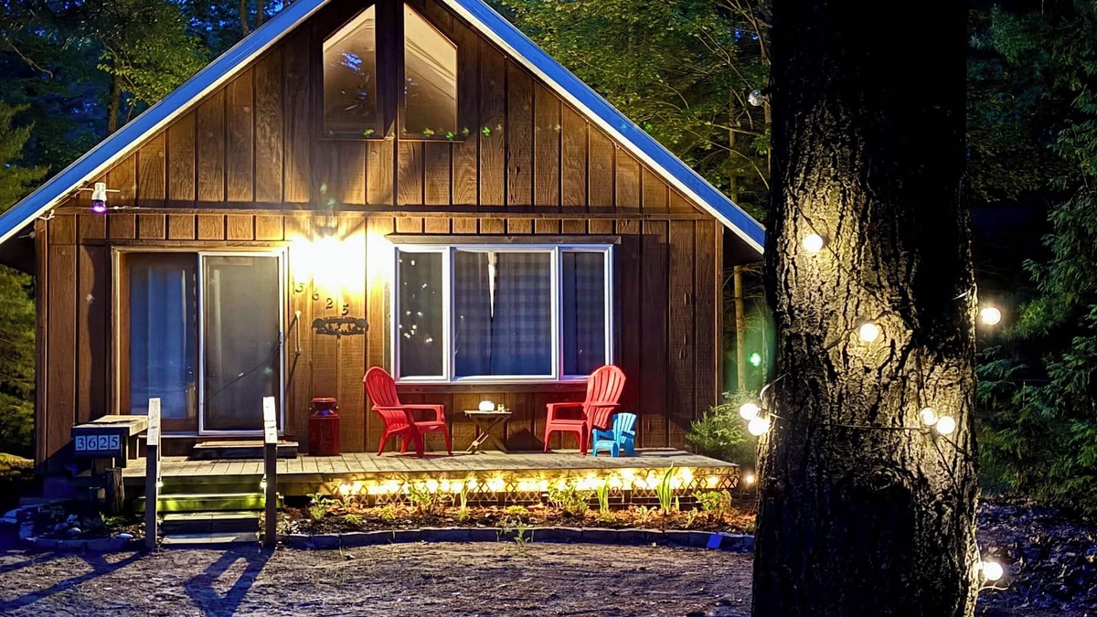 Greenbush Cottage | The Cedar Lake Hideaway