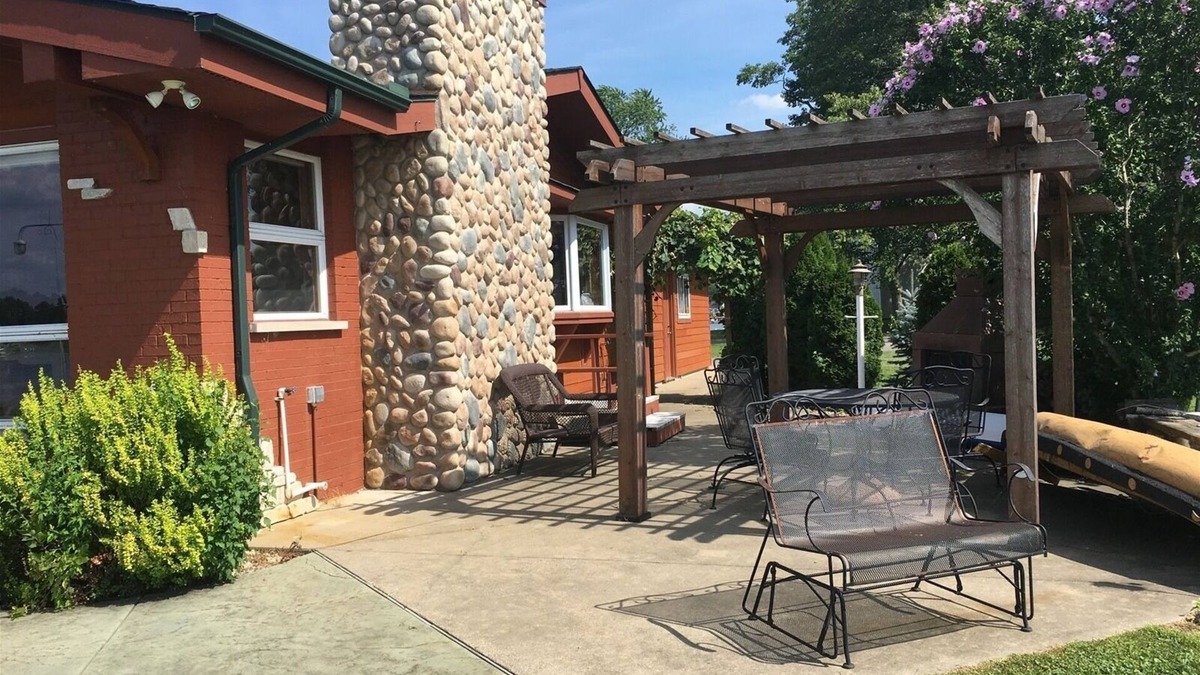Marcellus House | The Cedar Lodge on Big Fish Lake