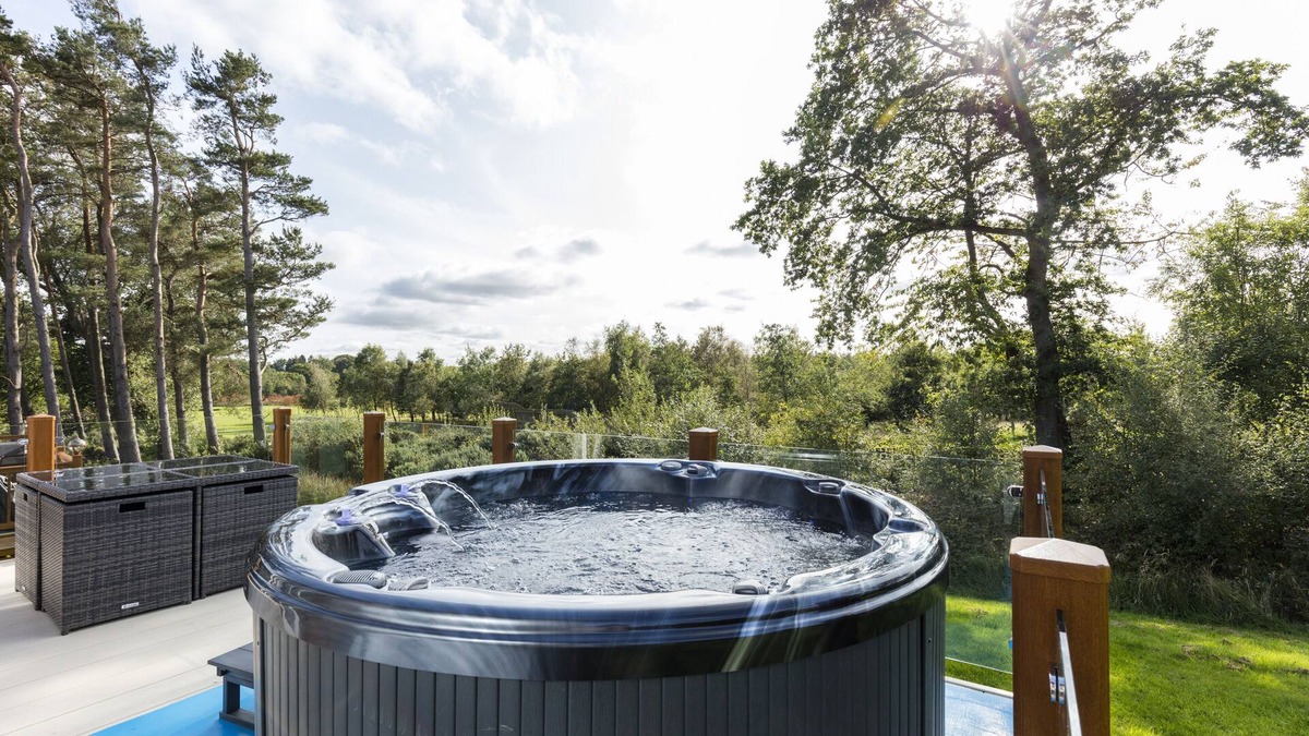 Swarland House | The Cedar Lodge - Two Bedroom House, Sleeps 4