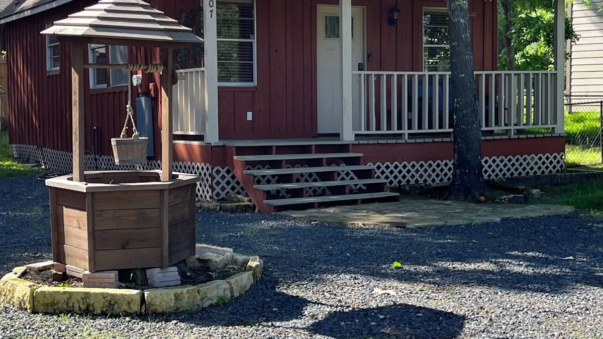 Montgomery House | The Cedar Shack near Lake Conroe