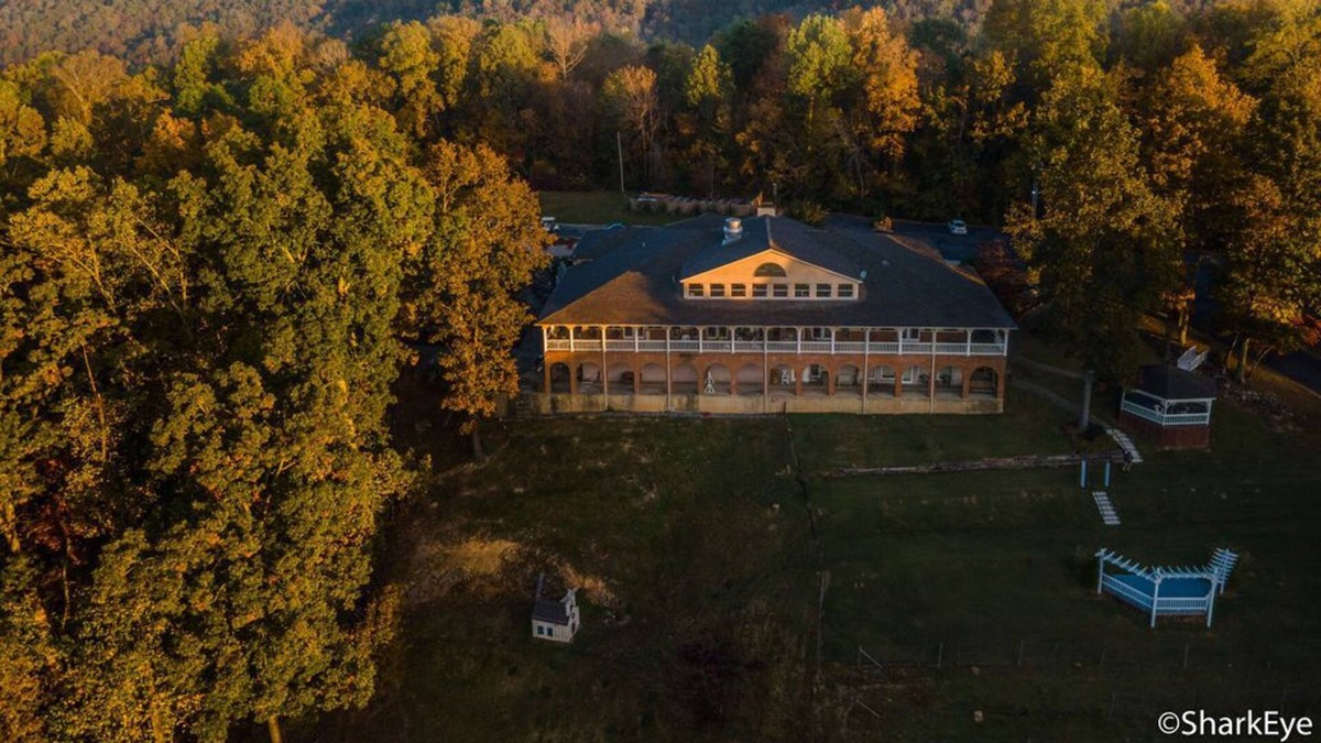 Grant House | The Cellars, 2000 sq ft sleeps 8