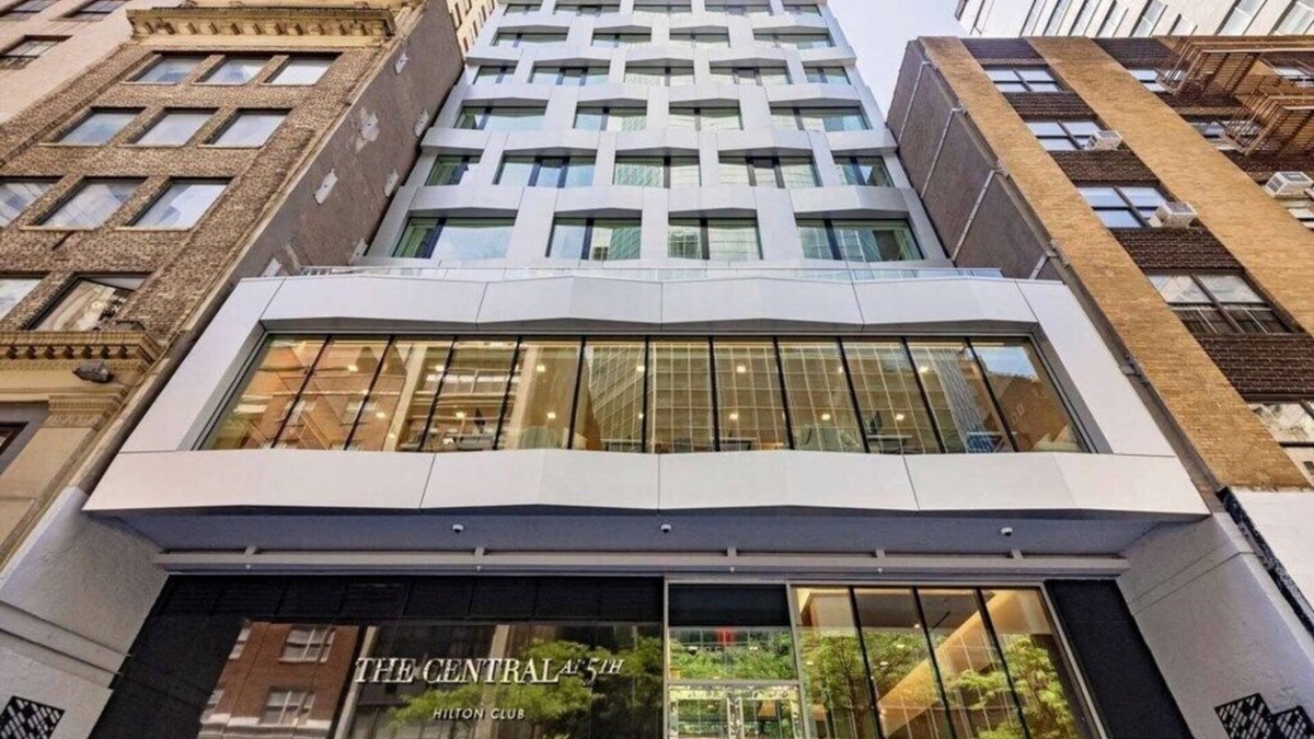 Central Park South House | The Central at 5th, a Hilton Club - 1 Bedroom Penthouse