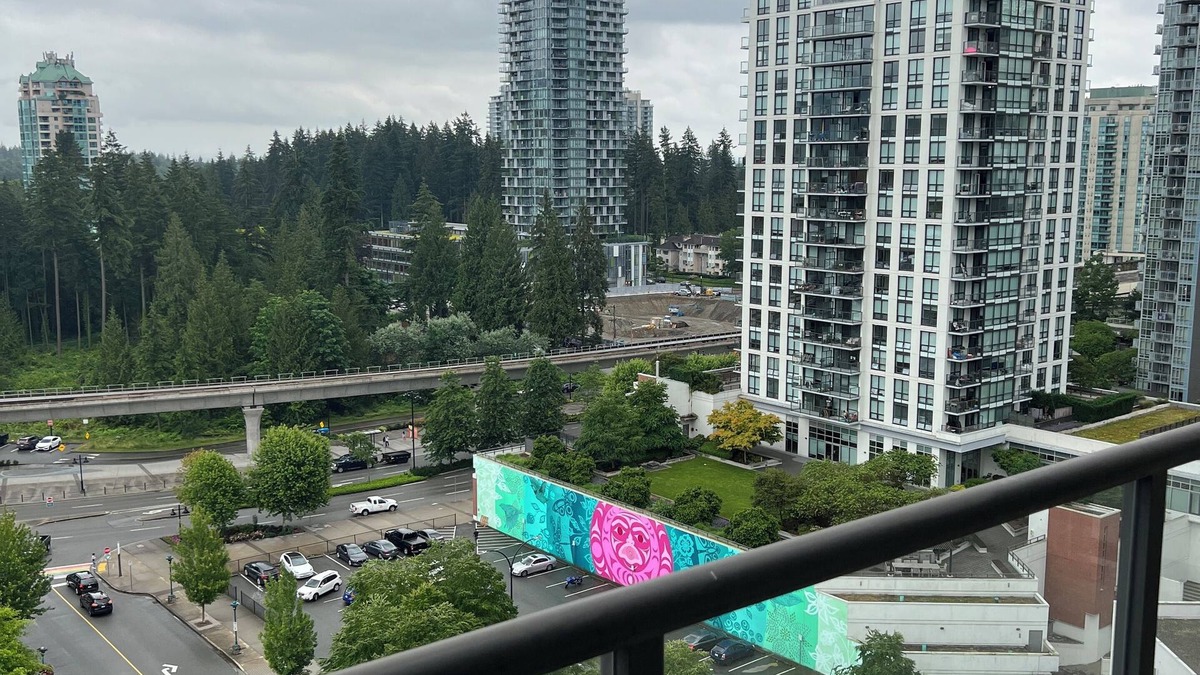 Coquitlam Condo | The Central Peak: 6 Guest Rental Condo
