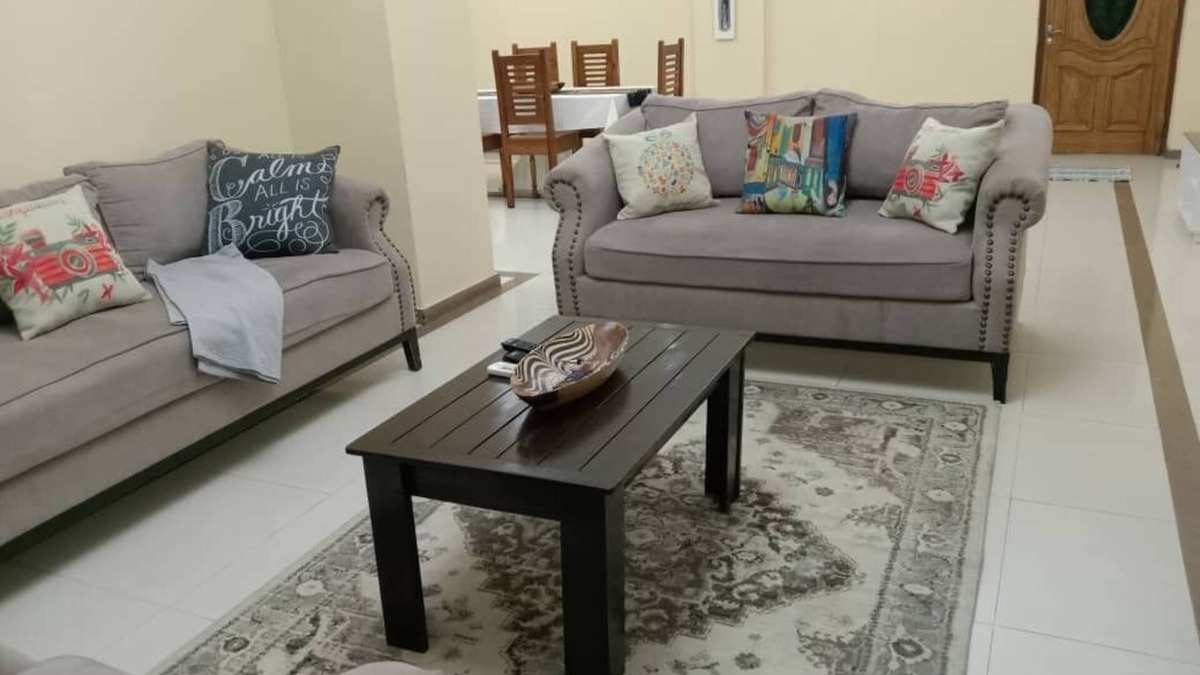 Oyster Bay Apartment | The centre of Masaki, close to restaurants, bars & supermarkets and ATM's