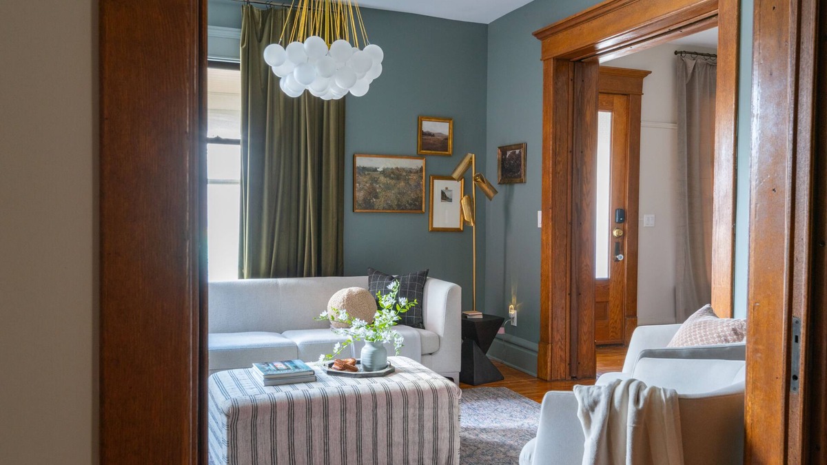 Italian Village House | The Century House: 5 Bedroom near OSU, Short North Arts District, Convention Ctr