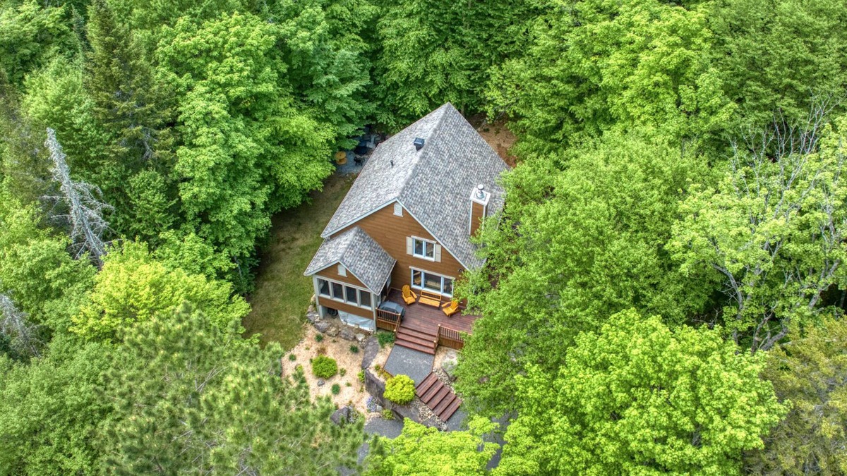 St-Adolphe-d'Howard Ski Chalet | The Chalet du Lac Vert - Laurentians - Saint-Adolphe-d'Howard -⭐