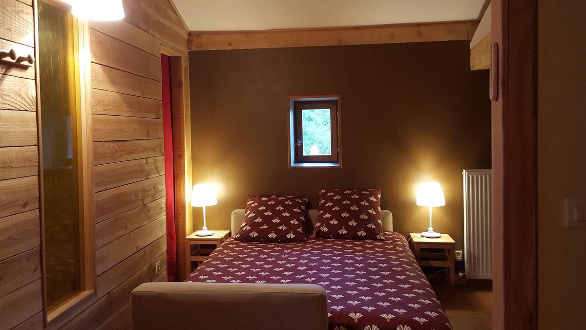 Annonay House | The Chalet du Parc in a quiet, green setting.