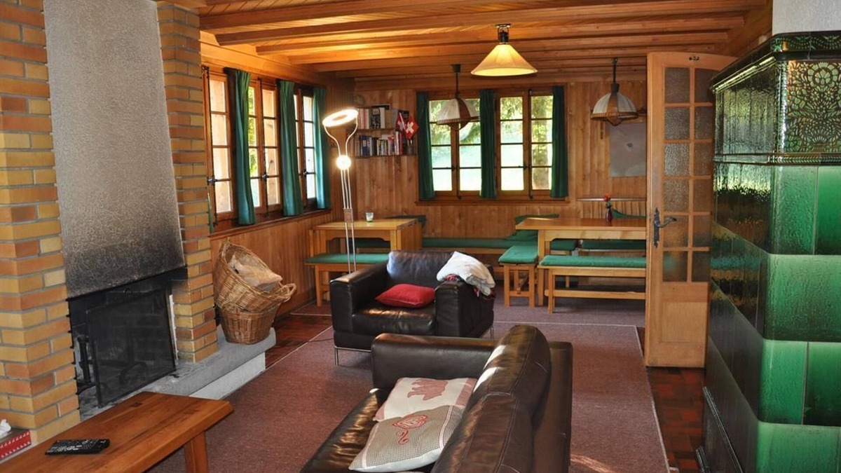 Barboleusaz Ski Chalet | The chalet is located 200 m. from the Barboleuse gondolas linking the Villars-Gryon-Les Diablerets s