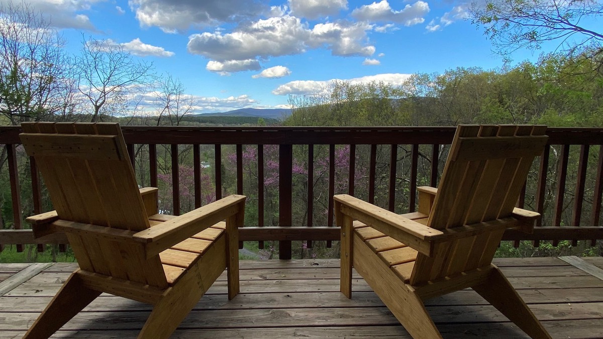 Rileyville Cabin | "The Chalet" Shenandoah Valley Getaway w/Hot Tub near Luray, VA