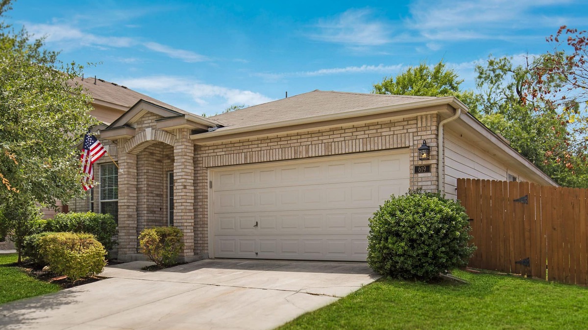 San Antonio House | The Chamomile Your LACKLAND AFB BMT Headquarters.