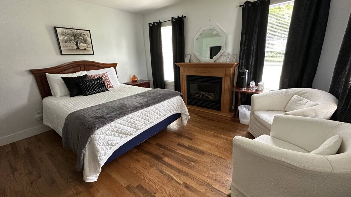 Hammondsport Apartment | The Champagne House Unit 6