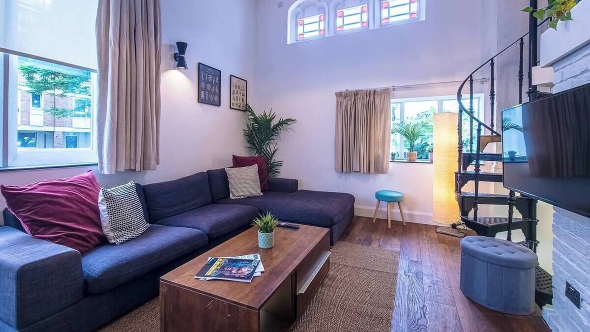 Poplar House | The Chancel · Stunning Historic Chancel Home Near DLR I PTK | Pass the Keys