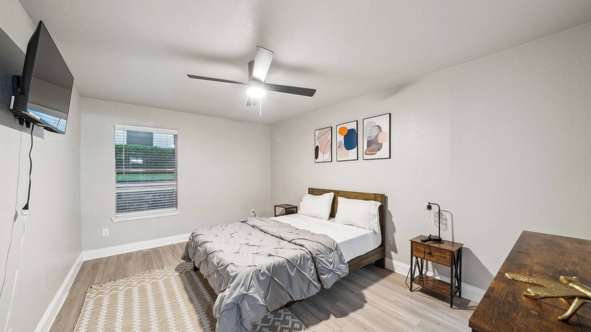 Grand Prairie Apartment | The Chandler 412 I Spacious 1 Bed 1 Bath