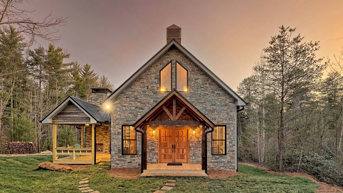 Clarkesville Cottage | The Chapel is a Brand New Secluded Get-A-Way with Top of the Line Amenities