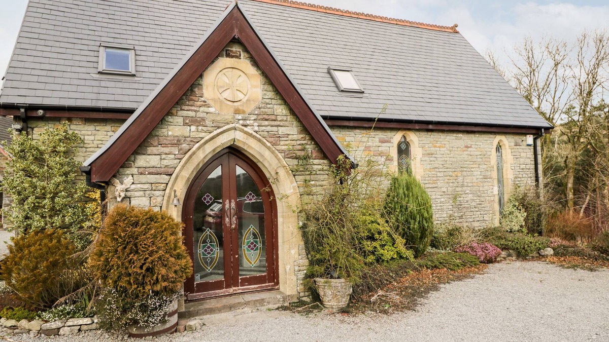 Dol-y-Gaer Cottage | THE CHAPEL, pet friendly, character holiday cottage in Pontsticill