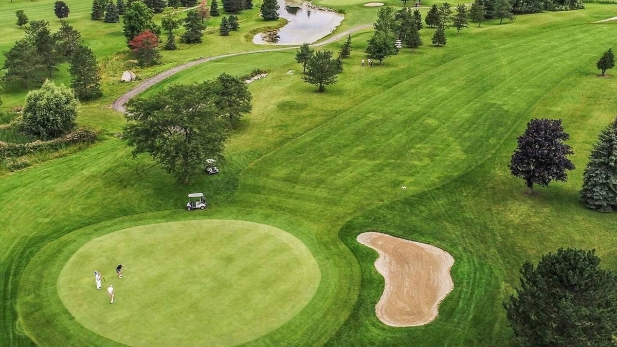 South Lima House | The Charleston House- Steps from 2 Golf Courses Perfect Fingerlakes Getaway