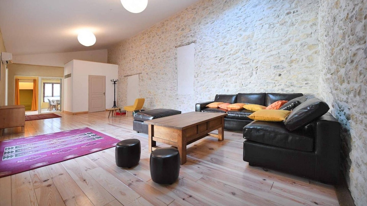 Tornac House | THE CHARM AND COMFORT OF A BEAUTIFUL COUNTRY APARTMENT