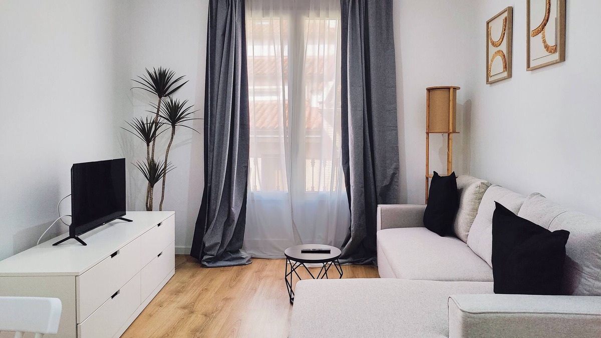 San Pablo Apartment | The Charm of Casco II by Alogest