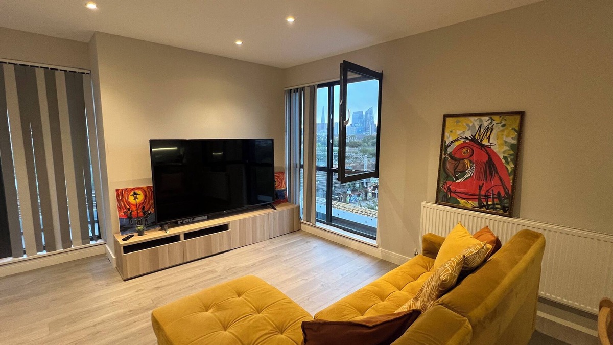 Bethnal Green Apartment | The Charm view London