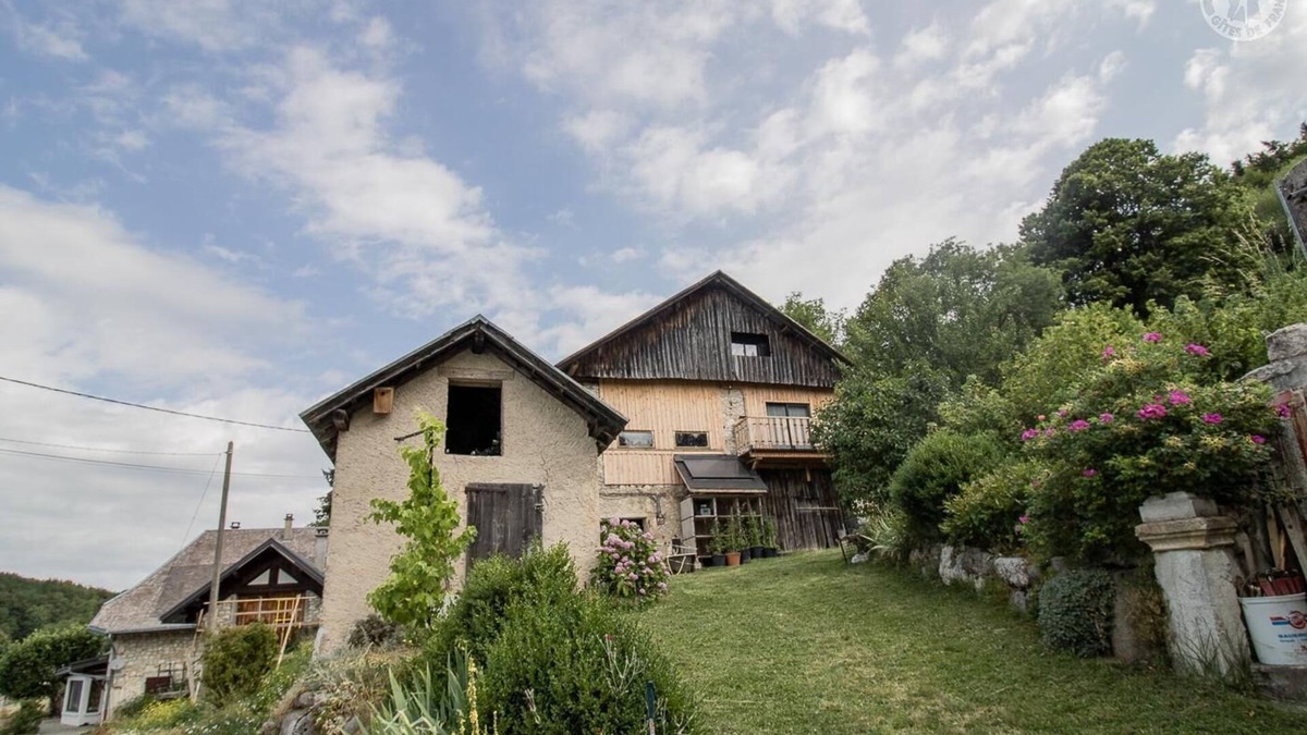 Corbel House | THE CHARMI'S LITTLE WOODEN COTTAGE
