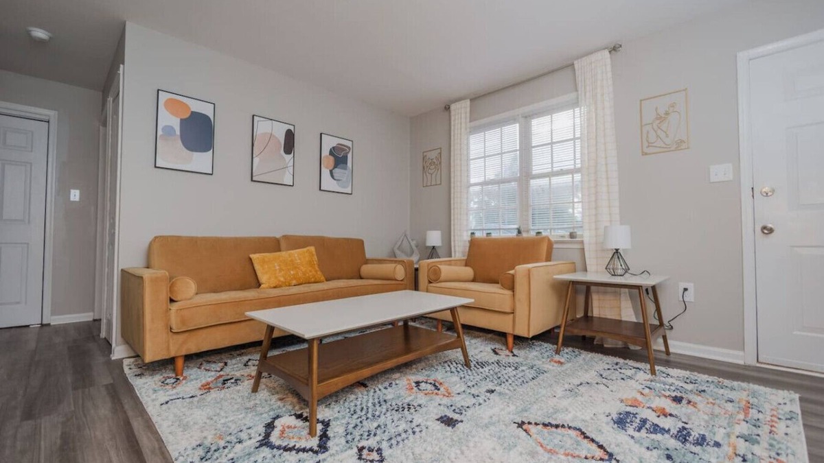 Martinsburg Apartment | The Charming Crib 2 bedroom Apartment