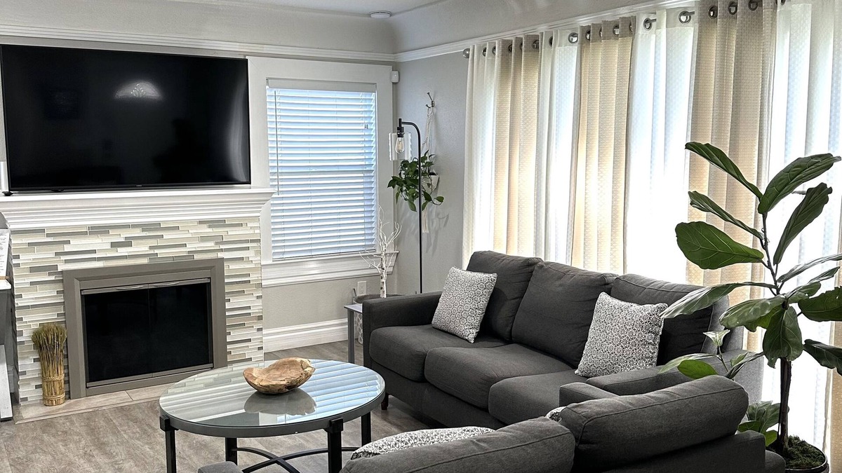 Northside House | The Charming Home Nearby UCU, San Jose Downtown, Airport, SAP