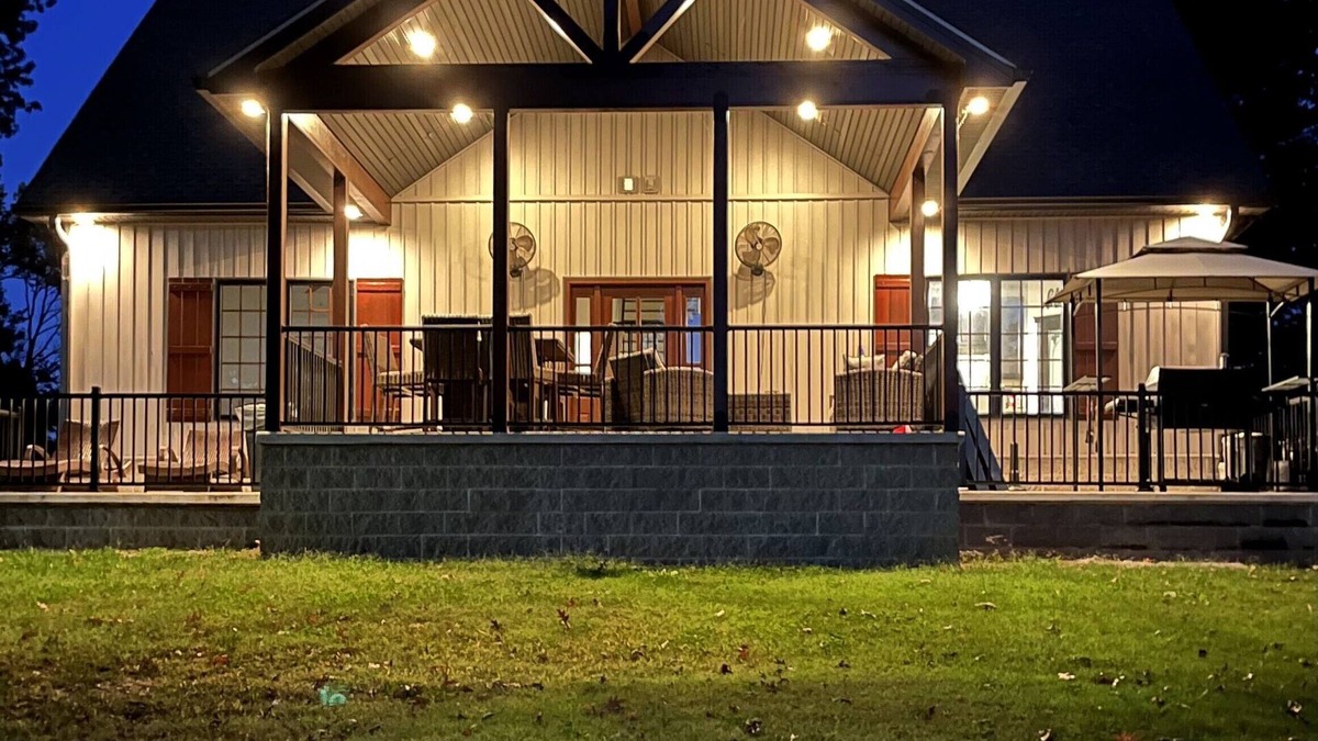 Gilbertsville House | The Chateau Relaxo 4BR 4-1/2BA Open Concept on Kentucky Lake