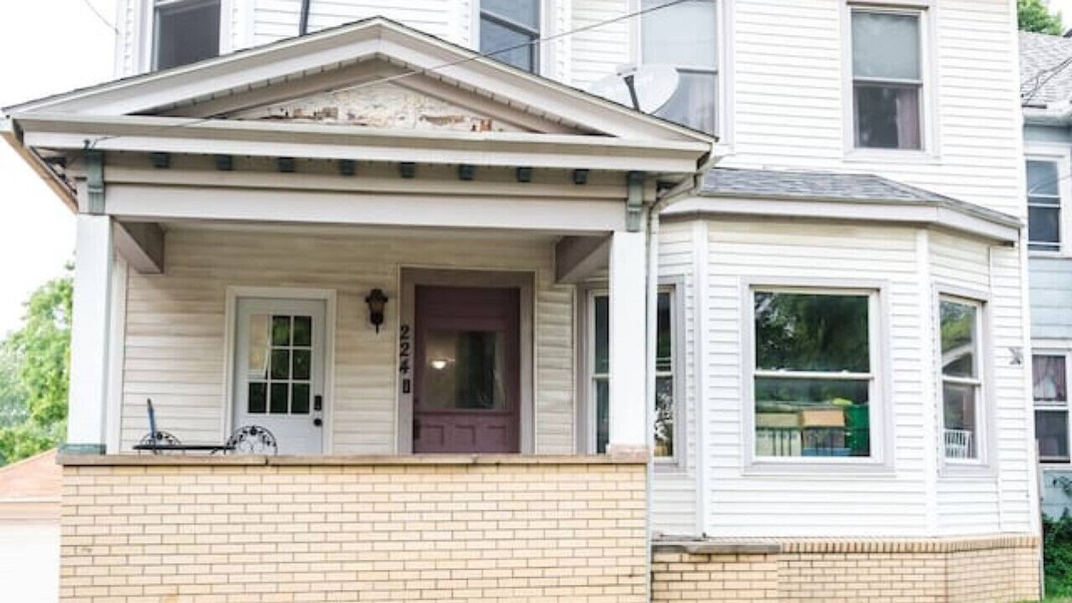 Massillon House | The Cherry Grand Main Stay