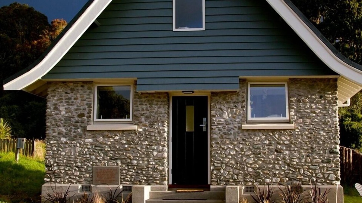 Fox Glacier House | The Church at FOX-Luxury Accommodation Fox Glacier