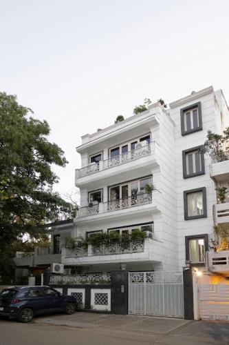 New Friends Colony Apartment | The City Haven 3BHK New Delhi luxury apartment closest to NFC Community centre